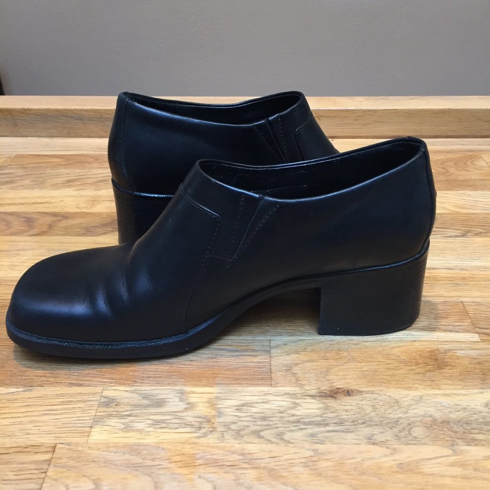 Black Clarks low-ankle boots, 7.5 medium width